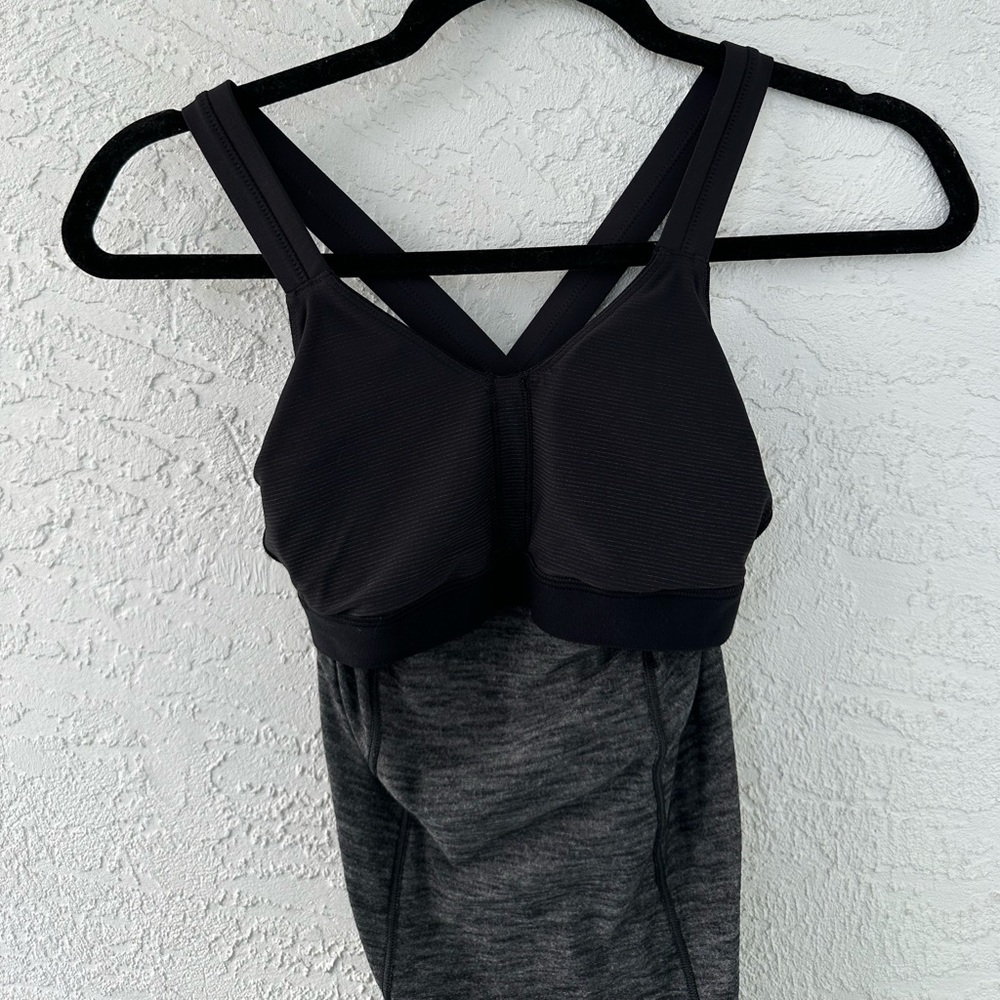Lululemon Run For Gold Tank Size 2 Gray Black - Picture 6 of 7